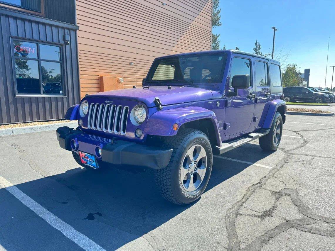 Used 2018 Jeep Wrangler Unlimited Sahara w/ Dual Top Group AWD/4WD image 1