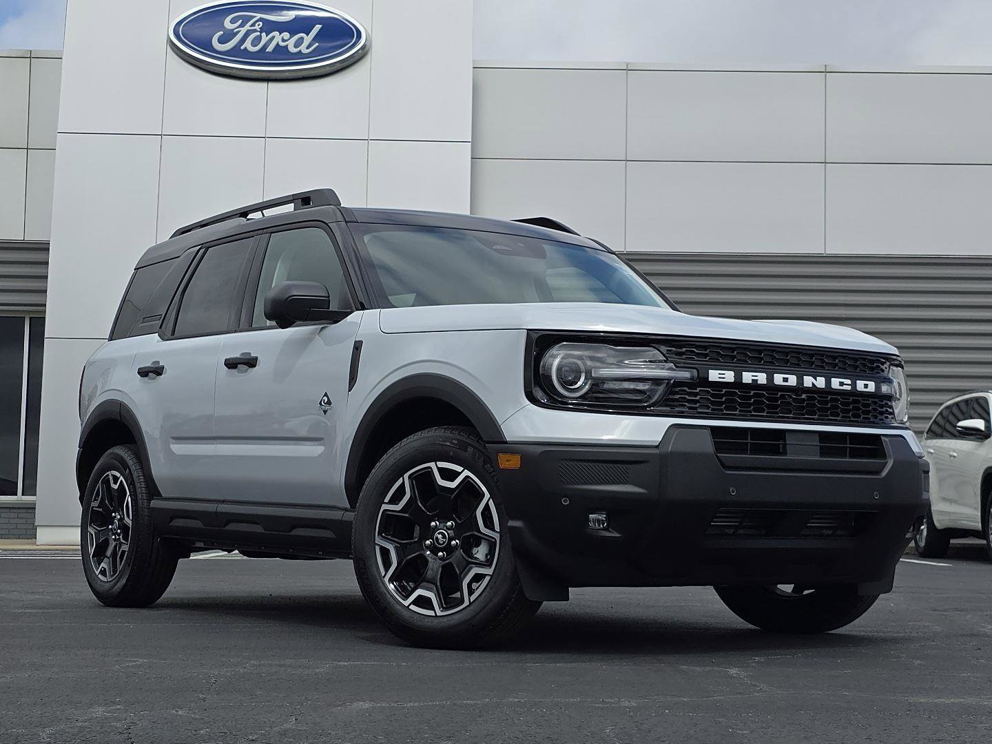 New 2026 Ford Bronco Sport Outer Banks w/ Outer Banks Tech Package+ AWD/4WD image 2