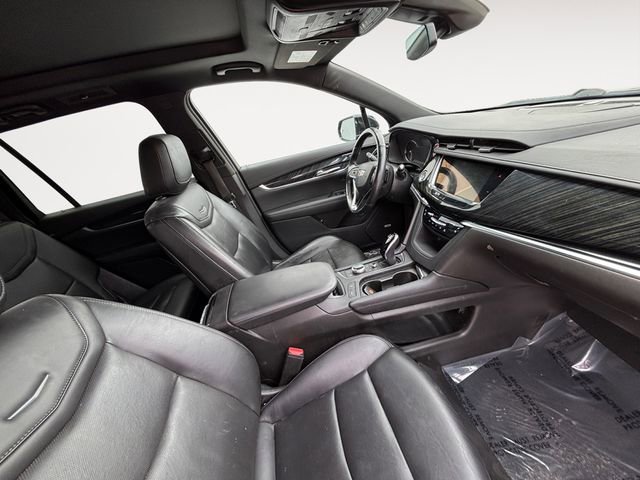 Used 2022 Cadillac XT6 Premium Luxury image 14