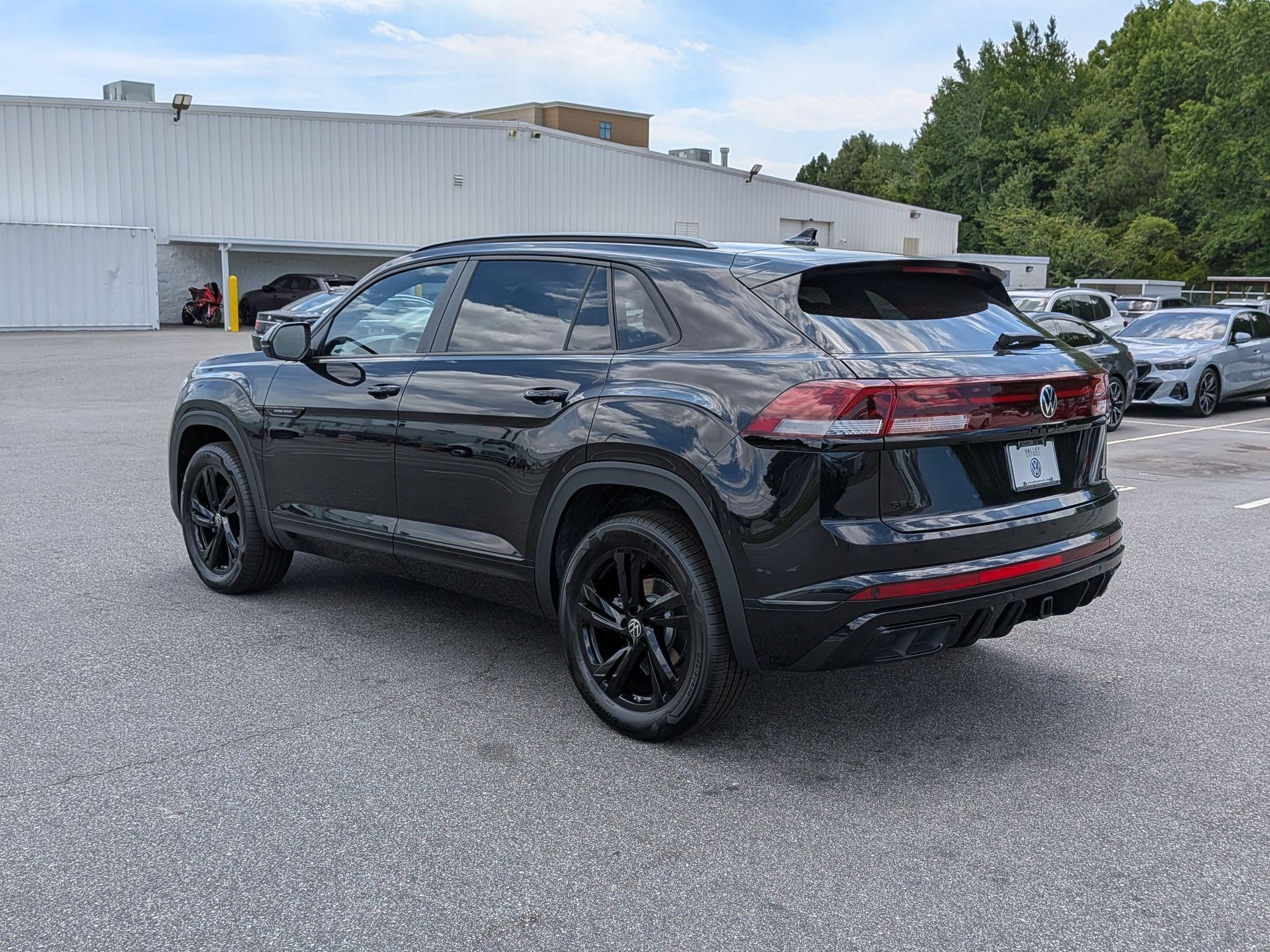New 2026 Volkswagen Atlas Cross Sport SEL R-Line AWD/4WD image 5
