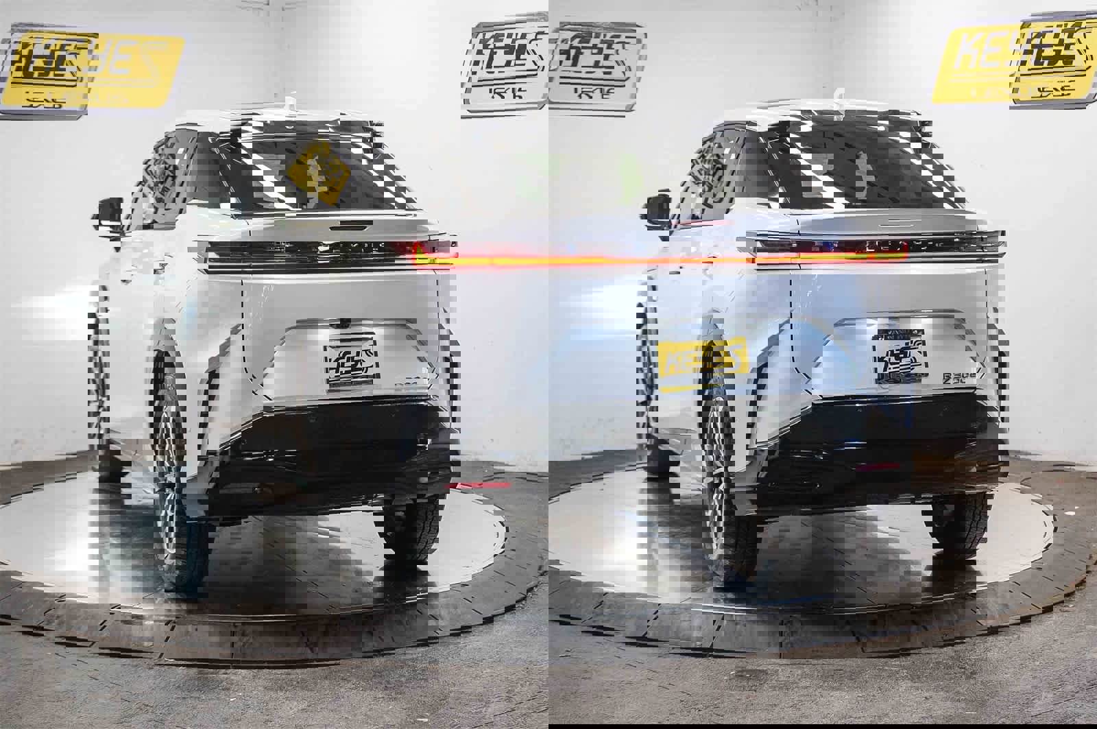 Used 2024 Lexus RZ 300e Premium image 2