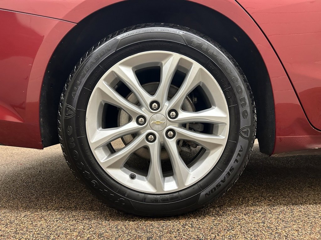 Used 2017 Chevrolet Malibu LT image 27