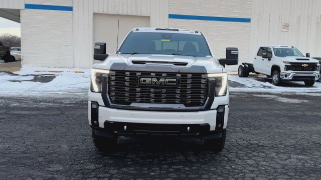 Used 2024 GMC Sierra 2500 Denali Ultimate image 3