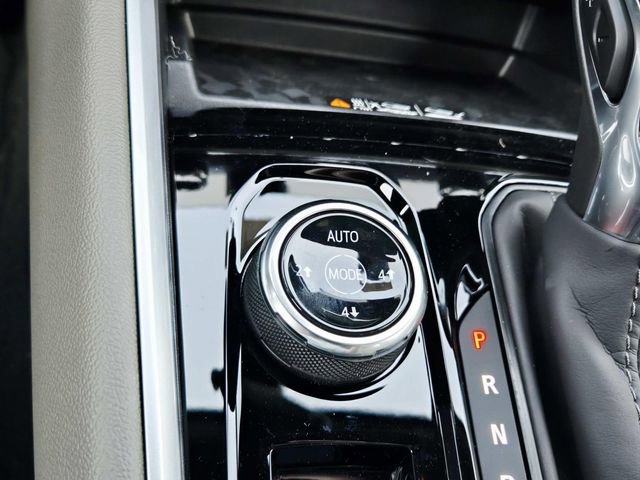 New 2026 Chevrolet Colorado ZR2 w/ Technology Package AWD/4WD image 25