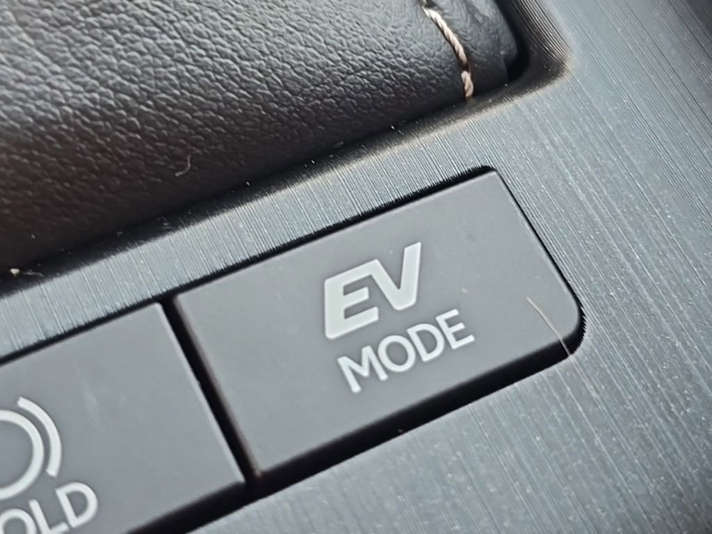 Used 2020 Lexus ES 300h w/ Premium Package FWD image 13
