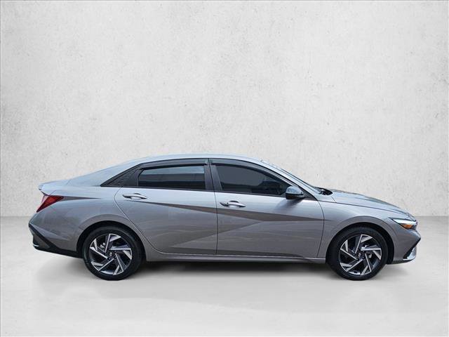 Used 2025 Hyundai Elantra Sport FWD image 6