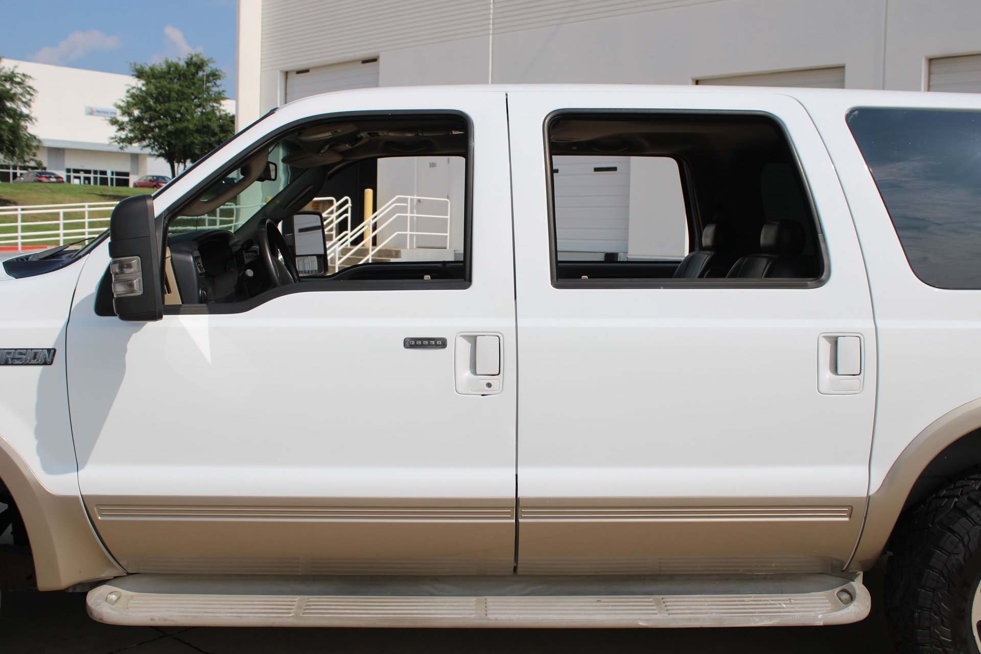 Used 2005 Ford Excursion Eddie Bauer RWD image 28