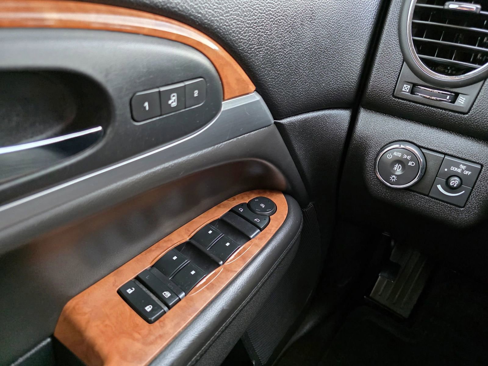 Used 2012 Buick Enclave Leather FWD image 20