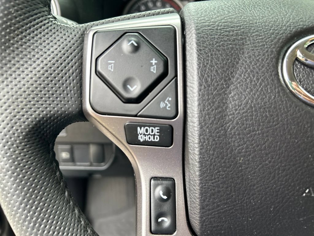 Used 2021 Toyota Tacoma SR5 RWD image 17