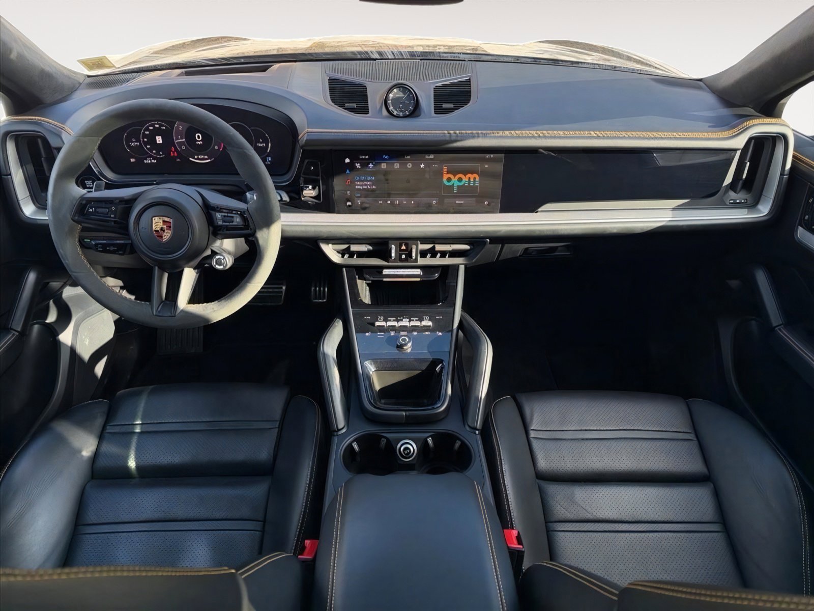 Used 2024 Porsche Cayenne Coupe image 17