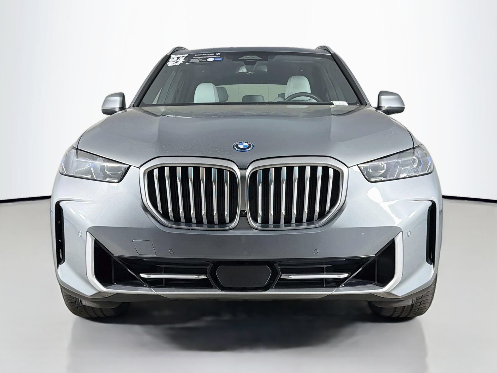 Used 2024 BMW X5 xDrive50e w/ Executive Package AWD/4WD image 2