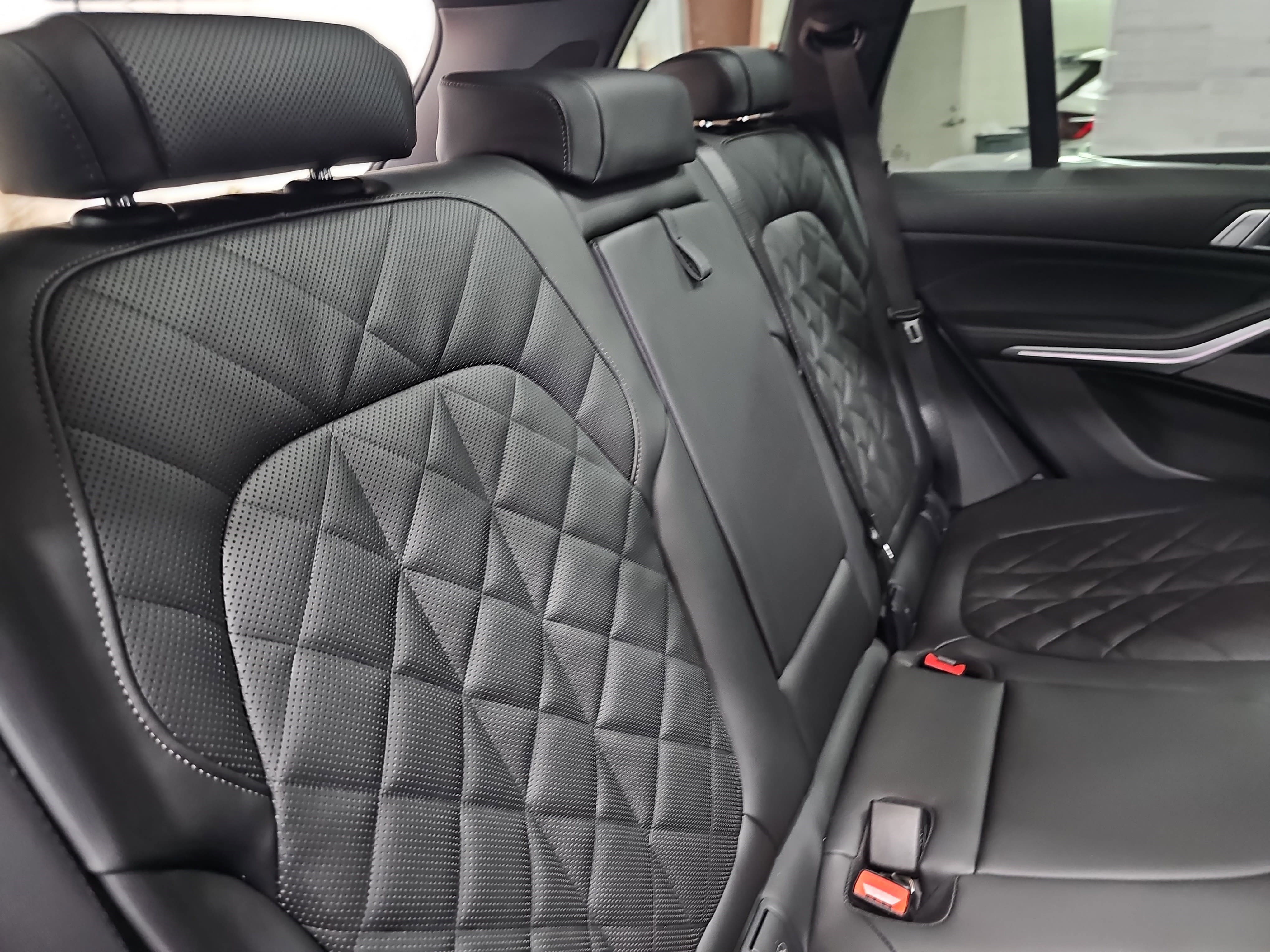 New 2026 BMW X5 xDrive40i w/ M Sport Package image 12