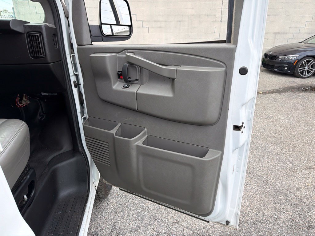 Used 2022 Chevrolet Express 2500 LS RWD image 11