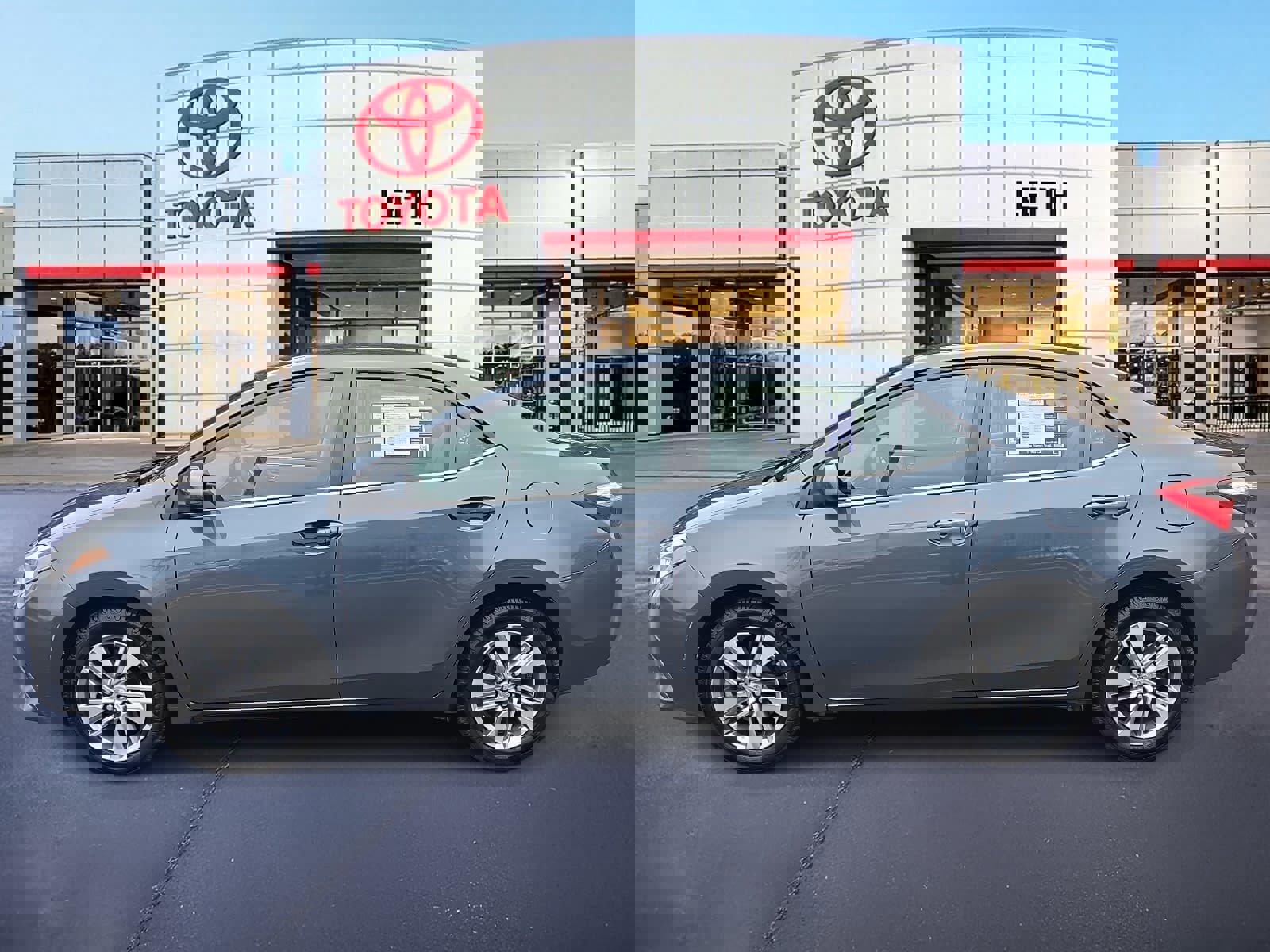 Used 2014 Toyota Corolla LE image 8