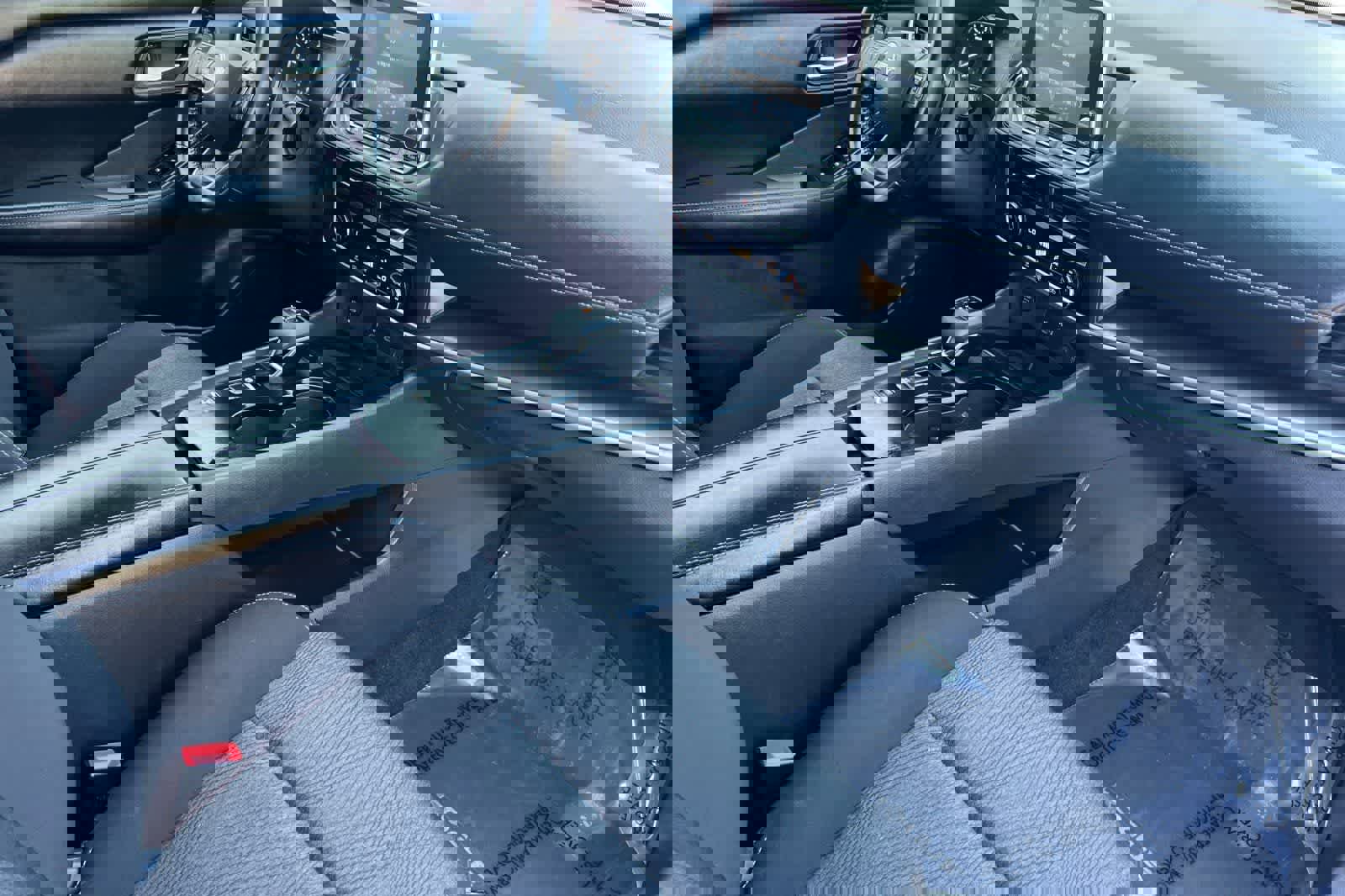 Used 2025 Nissan Rogue SV image 19