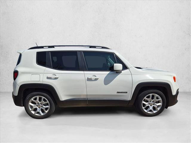 Used 2018 Jeep Renegade Latitude FWD image 4