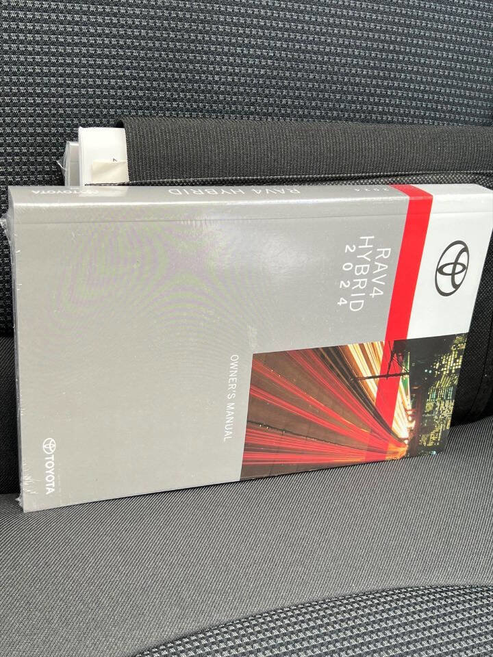 Used 2024 Toyota RAV4 LE image 20