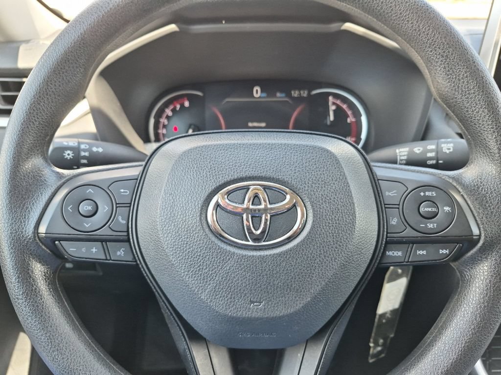 Used 2025 Toyota RAV4 LE AWD/4WD image 23