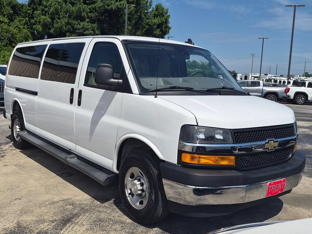 Used 2023 Chevrolet Express 3500 LT w/ LT Preferred Equipment Group RWD image 3