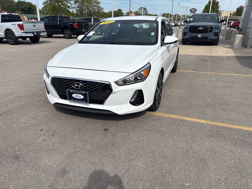 Used 2020 Hyundai Elantra GT image 3