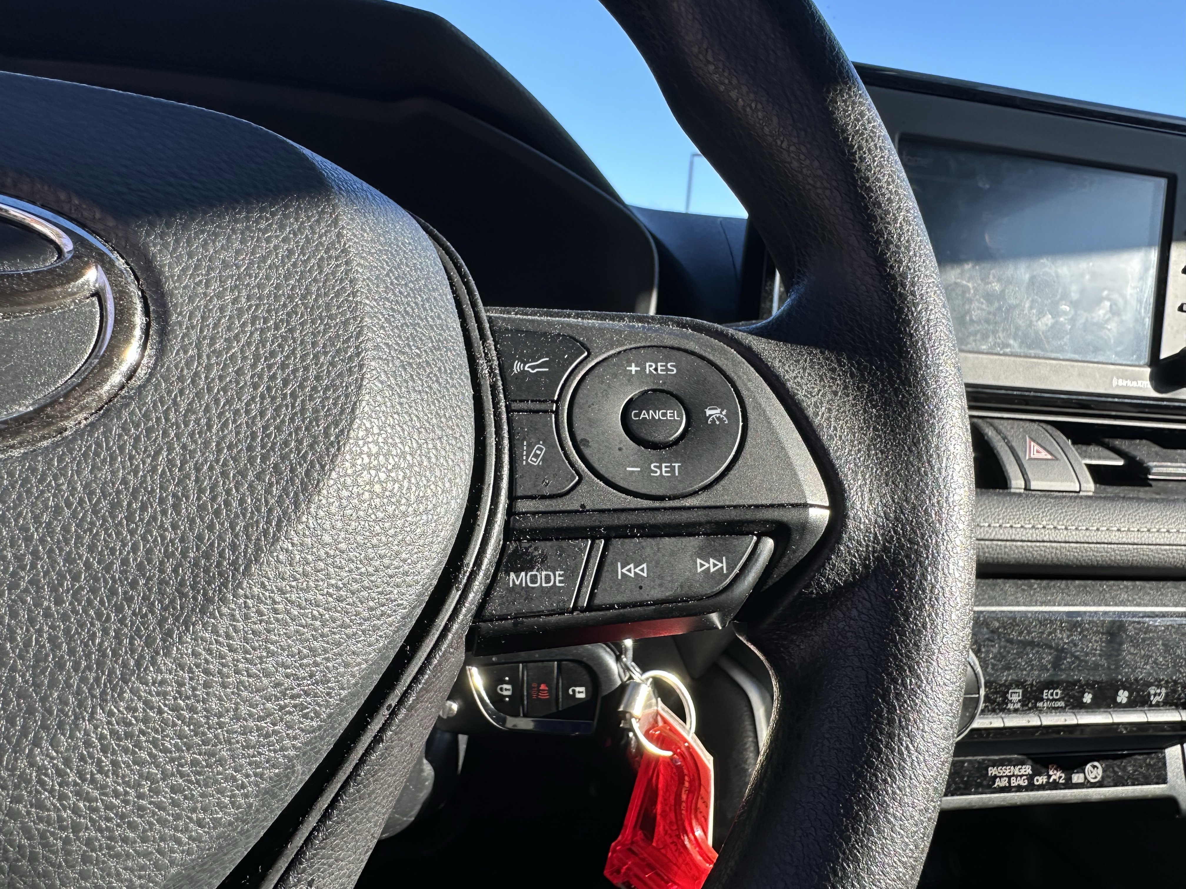 Used 2022 Toyota RAV4 LE image 30