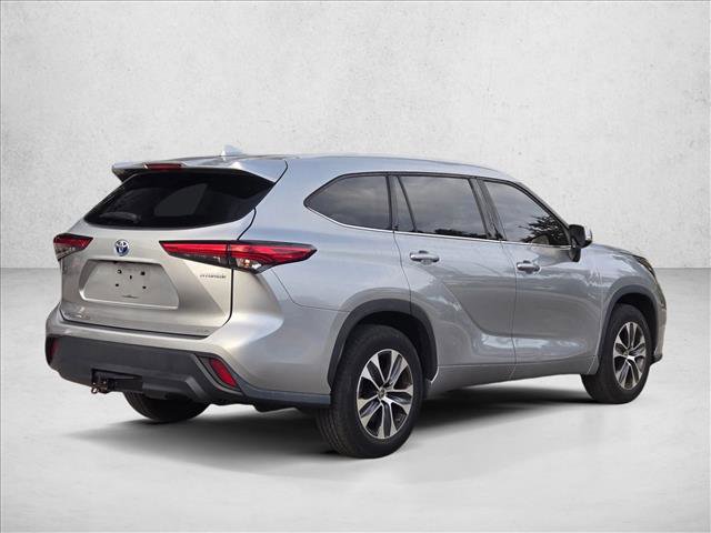 Used 2022 Toyota Highlander XLE image 5