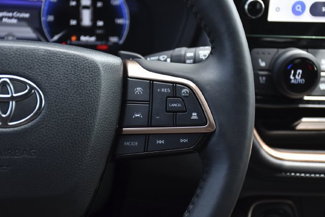 Used 2026 Toyota Grand Highlander AWD Hybrid image 9