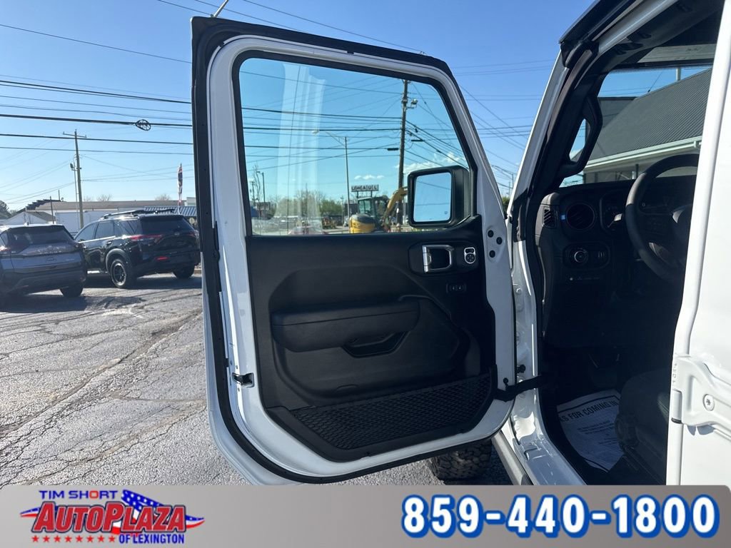 Used 2025 Jeep Wrangler Unlimited Rubicon 4xe w/ Convenience Group image 15