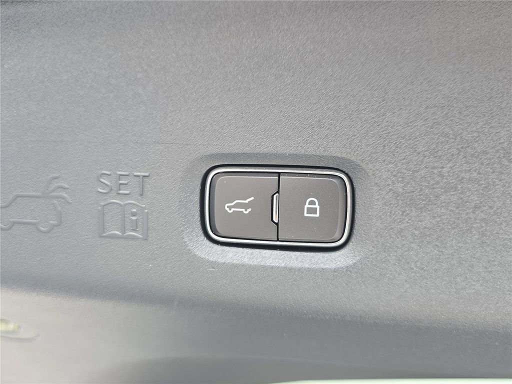 New 2026 Lincoln Navigator L Black Label AWD/4WD image 11