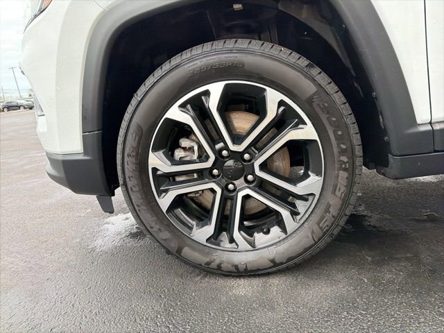 Used 2023 Jeep Compass Limited image 11