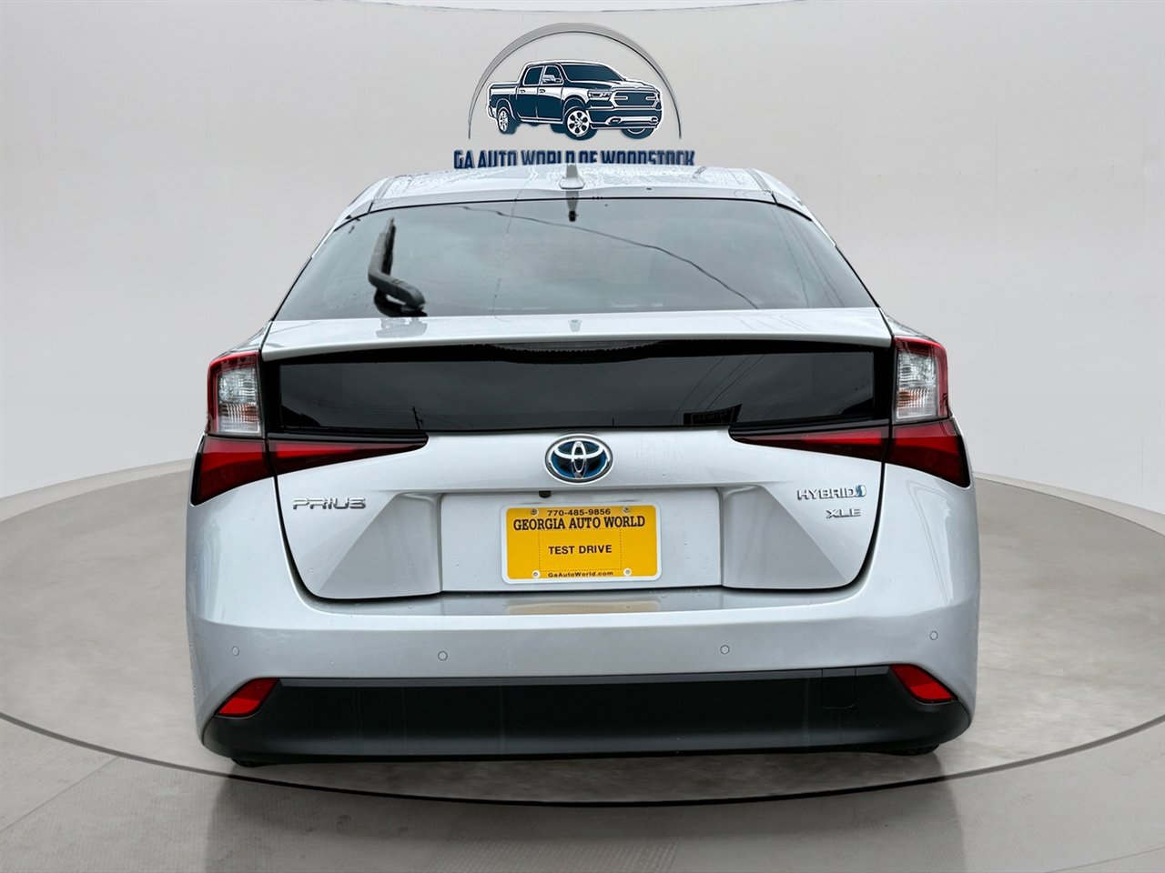 Used 2021 Toyota Prius XLE image 4