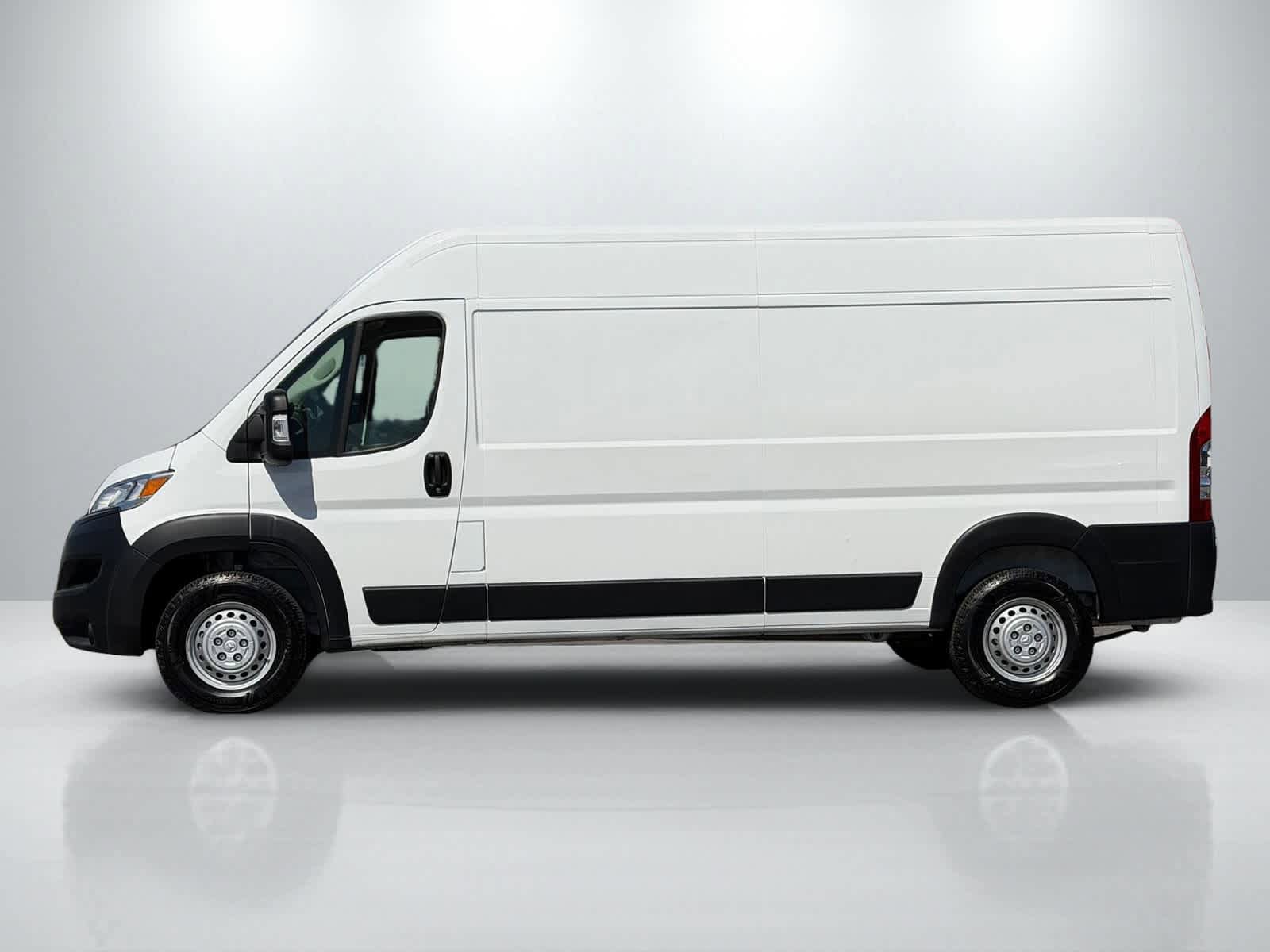 Used 2025 RAM ProMaster 2500 w/ Convenience Group FWD image 2