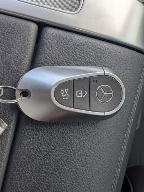 Used 2022 Mercedes-Benz C 300 Sedan image 27