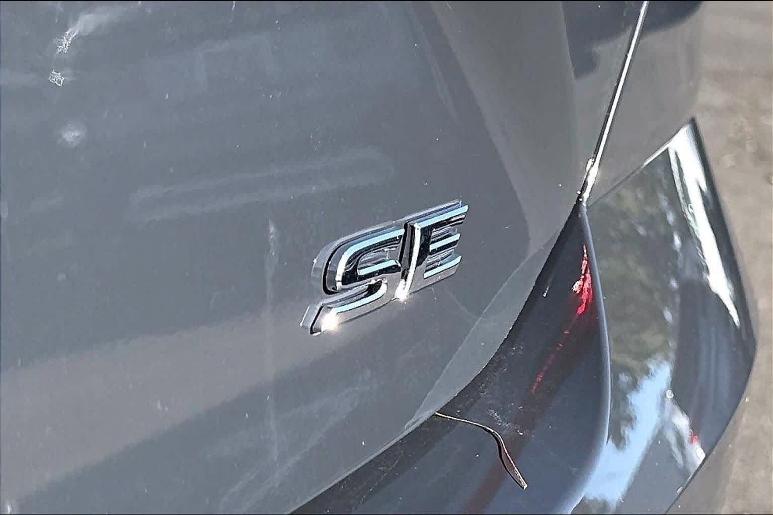 Used 2026 Toyota Camry SE FWD image 9