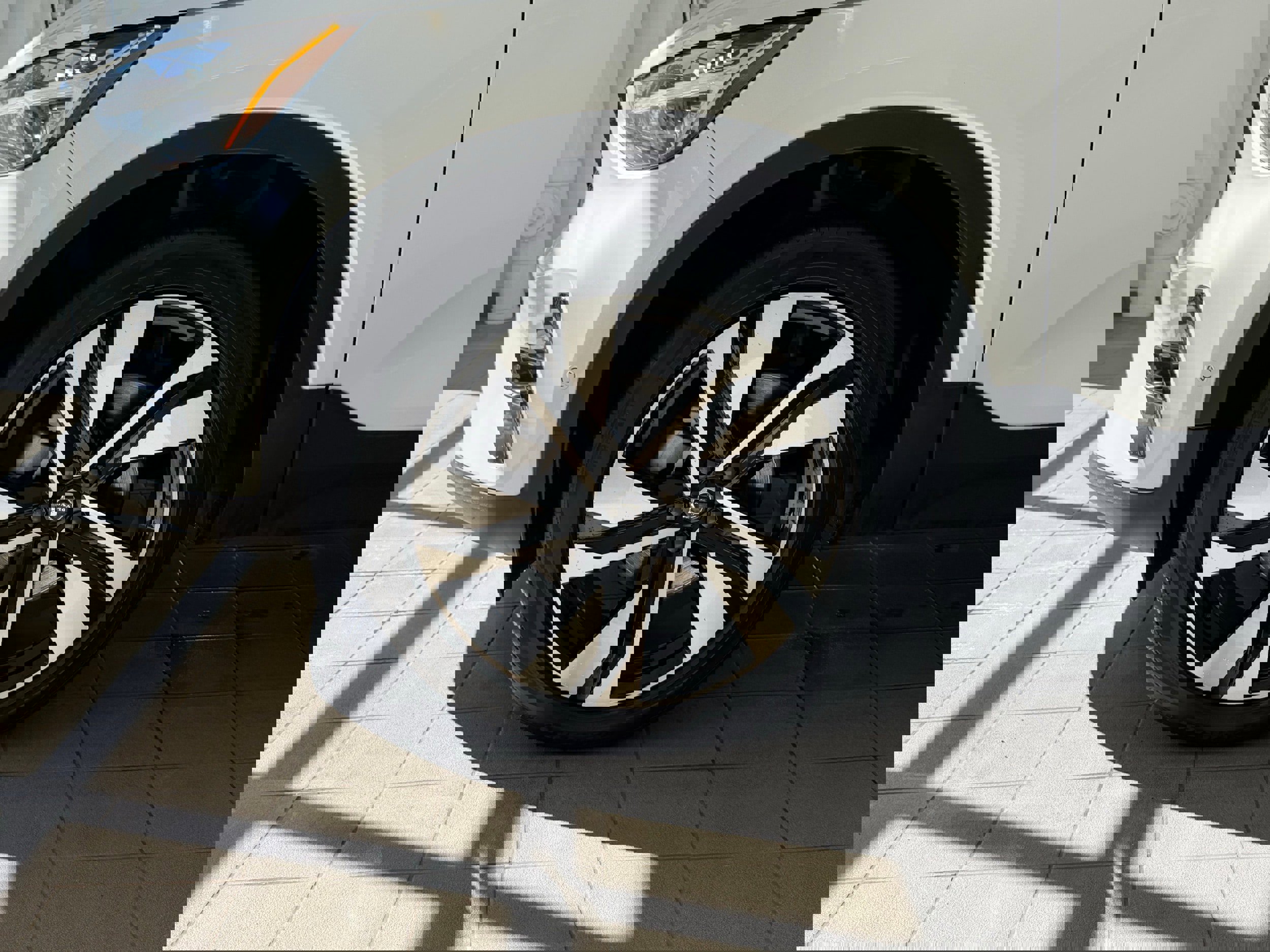 Certified 2025 Volvo XC40 B5 Plus image 10