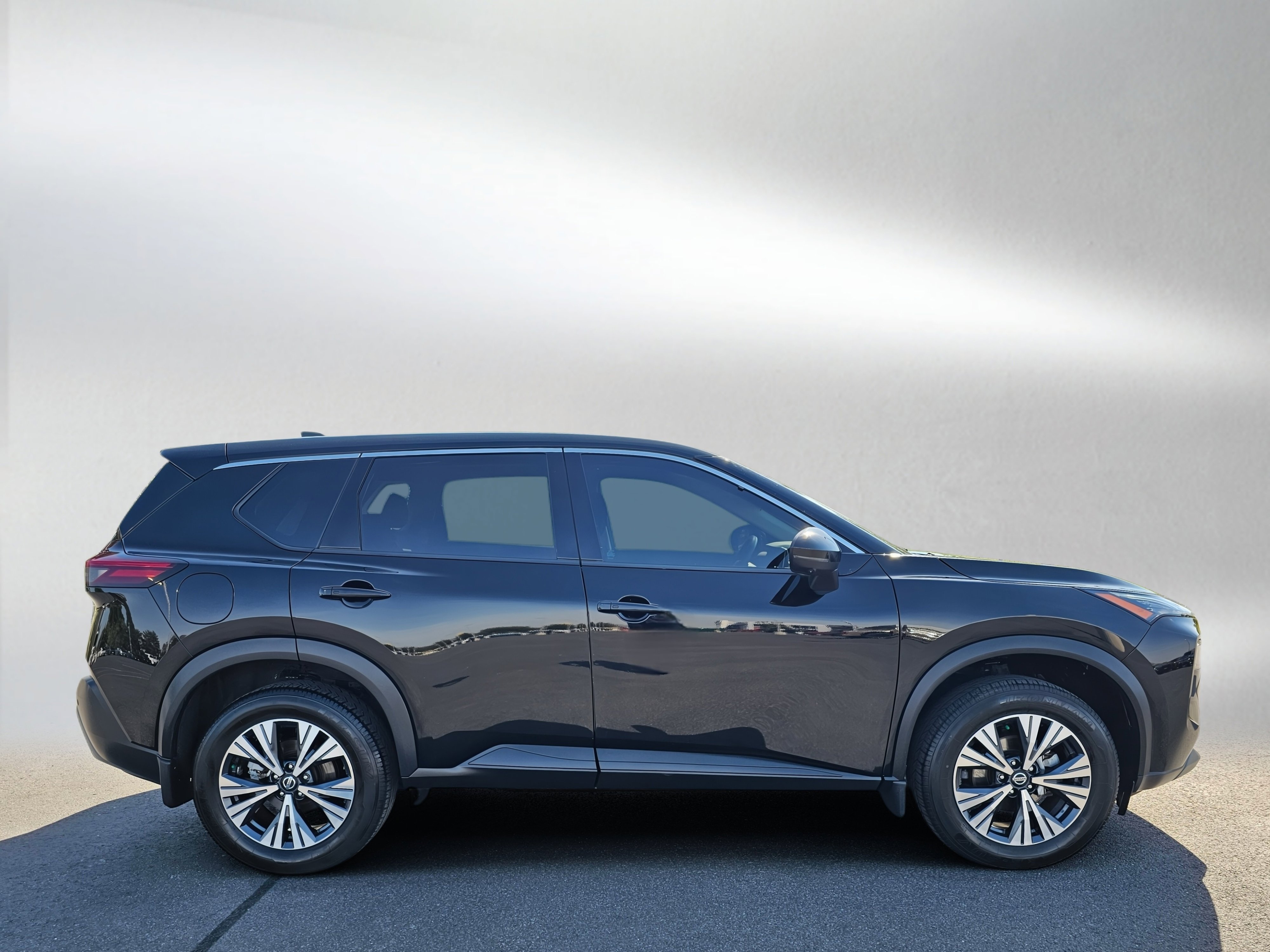 Used 2021 Nissan Rogue SV AWD/4WD image 6