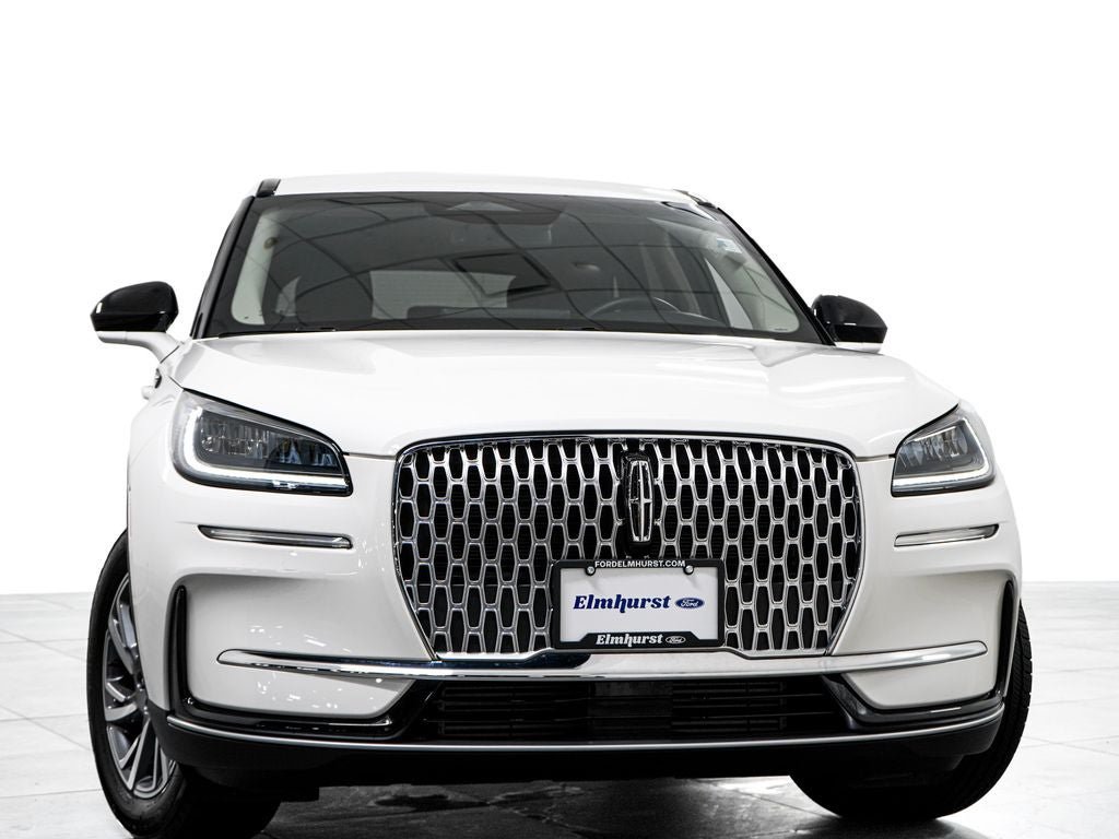 Used 2024 Lincoln Corsair AWD image 3