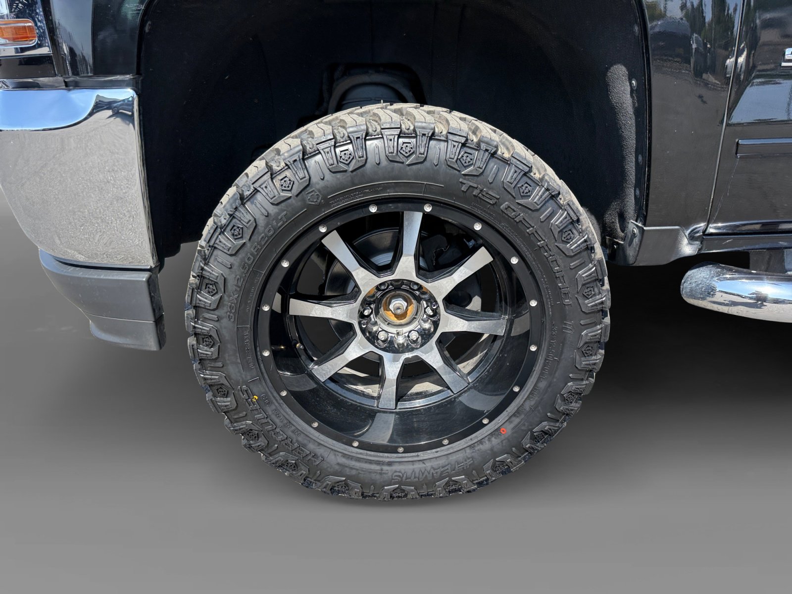 Used 2018 Chevrolet Silverado 1500 LT w/ All Star Edition AWD/4WD image 9