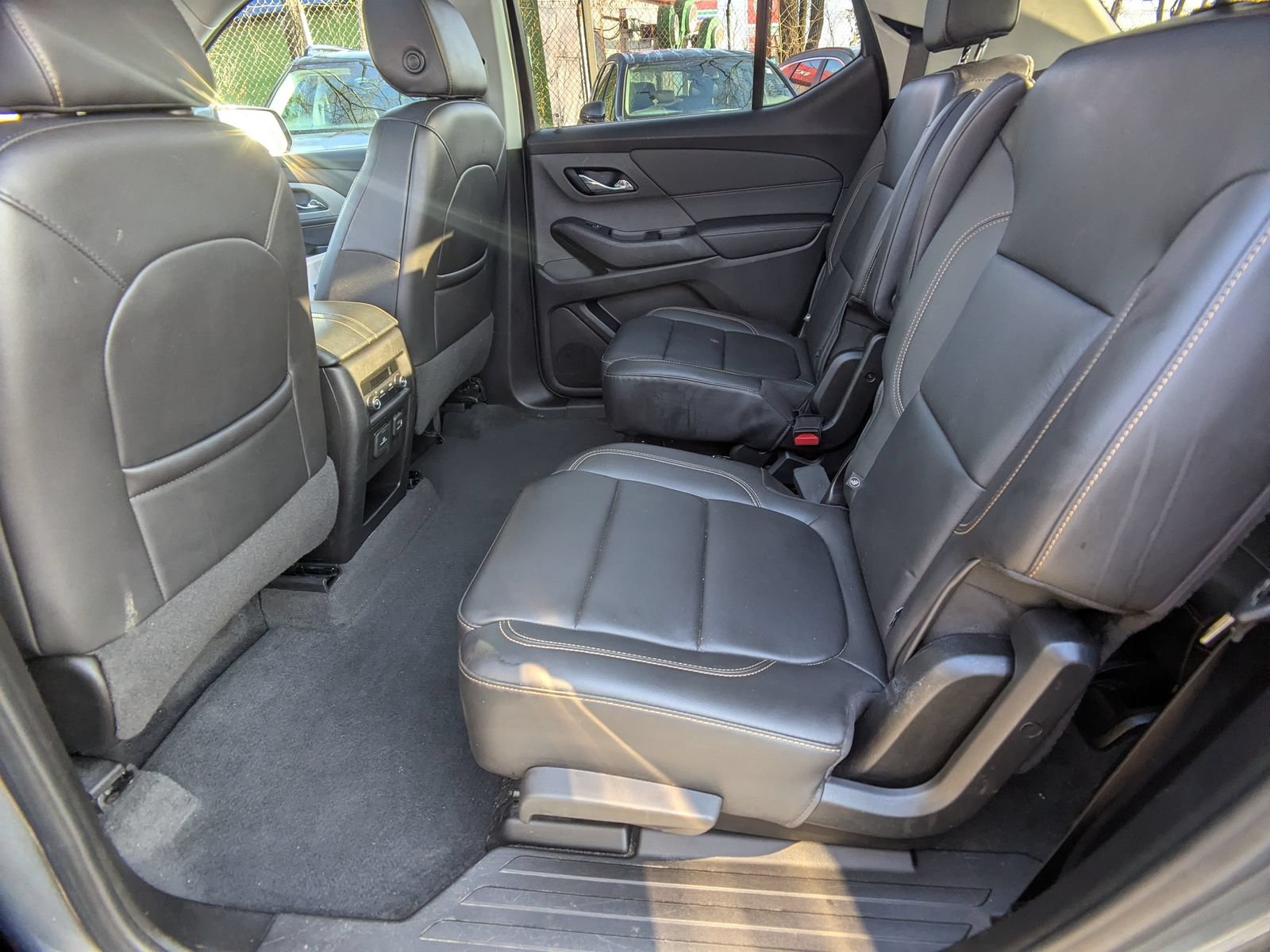 Used 2020 Chevrolet Traverse LT w/ LT Premium Package AWD/4WD image 14