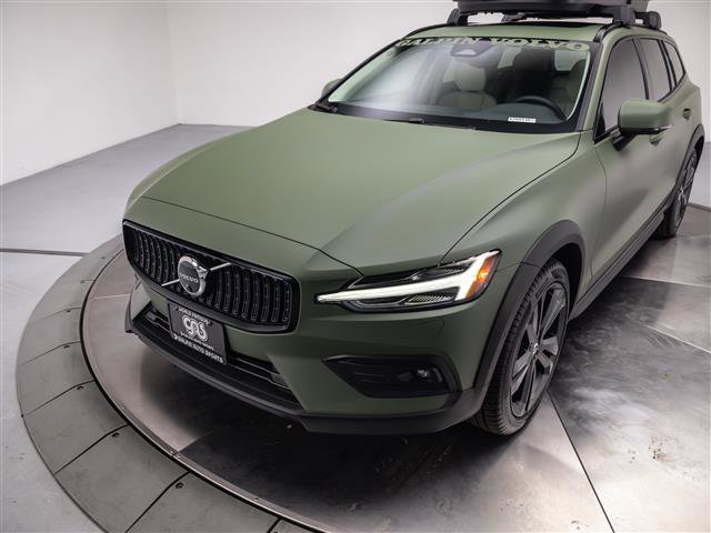 New 2026 Volvo V60 B5 Cross Country Plus w/ Climate Package image 7