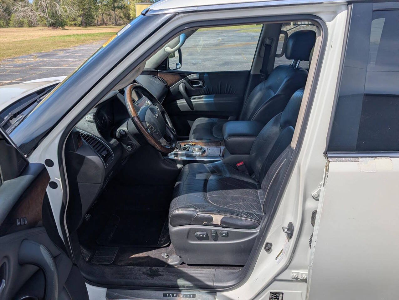 Used 2012 INFINITI QX56 4WD w/ Deluxe Touring Pkg image 23