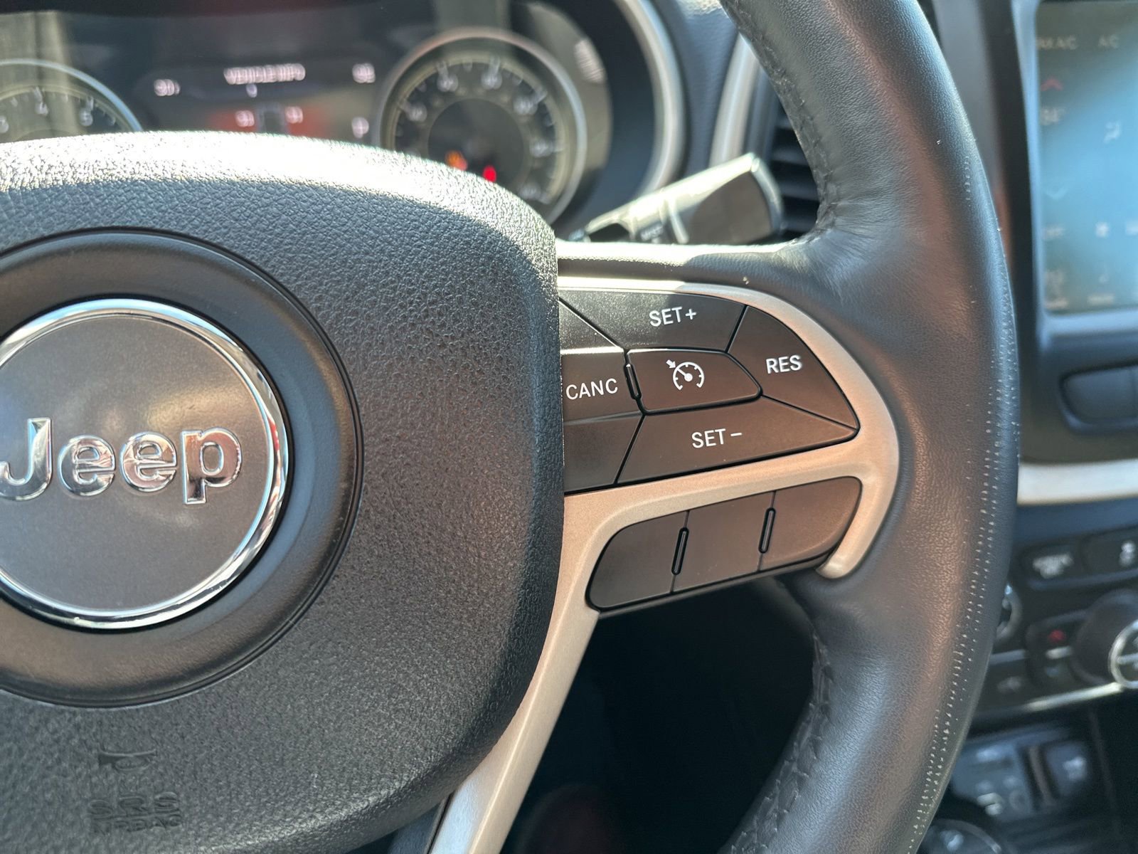 Used 2014 Jeep Cherokee Limited w/ Trailer Tow Group image 46