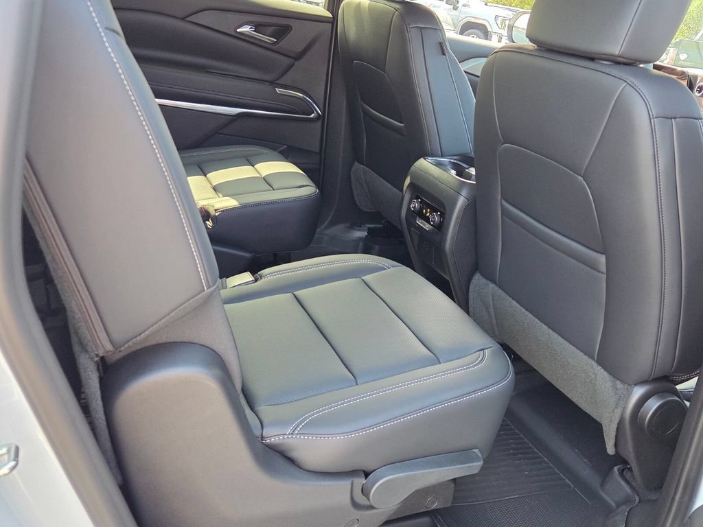 New 2027 Chevrolet Traverse LT w/ Sun and Wheel Package FWD image 13