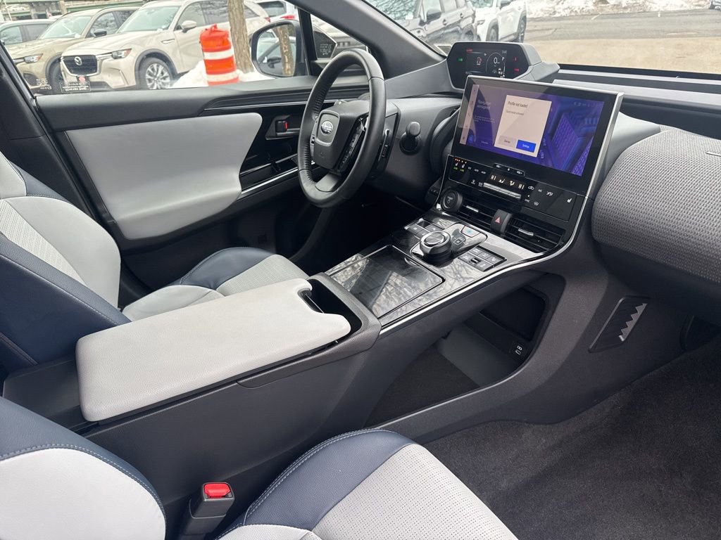 Used 2023 Subaru Solterra Limited image 27