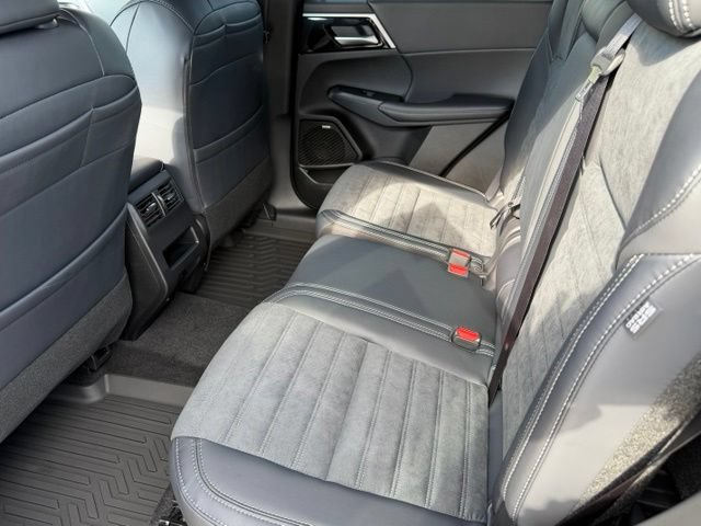 New 2026 Mitsubishi Outlander LE FWD image 14