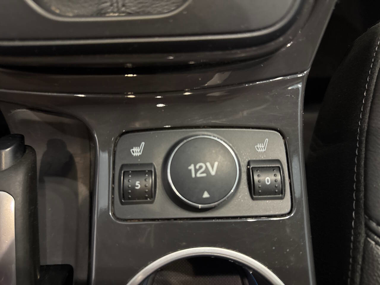 Used 2016 Ford Escape Titanium image 21