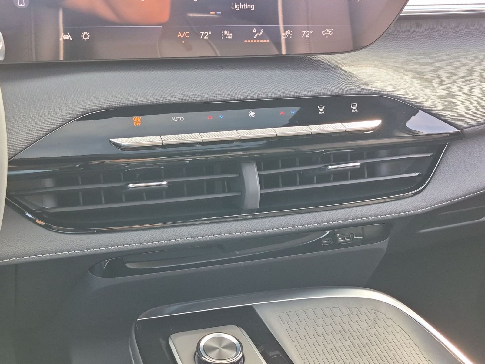 New 2026 Buick Enclave Sport Touring w/ Power Package FWD image 12