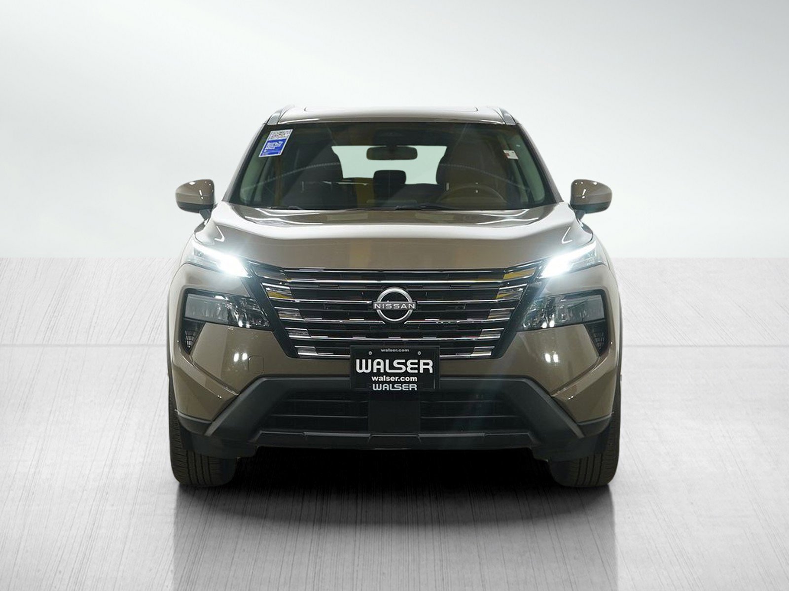 Used 2024 Nissan Rogue SV w/ SV Premium Package image 8