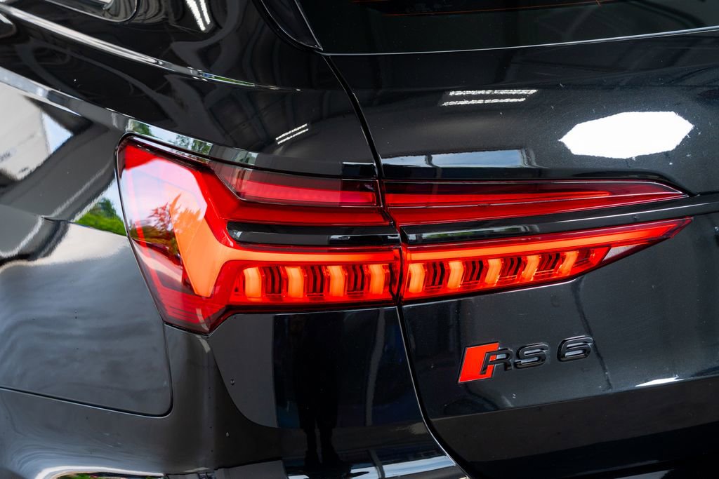 Used 2021 Audi RS 6 image 24