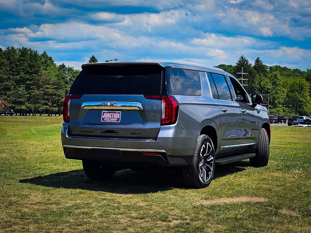 Used 2022 GMC Yukon XL SLT w/ SLT Premium Package AWD/4WD image 4